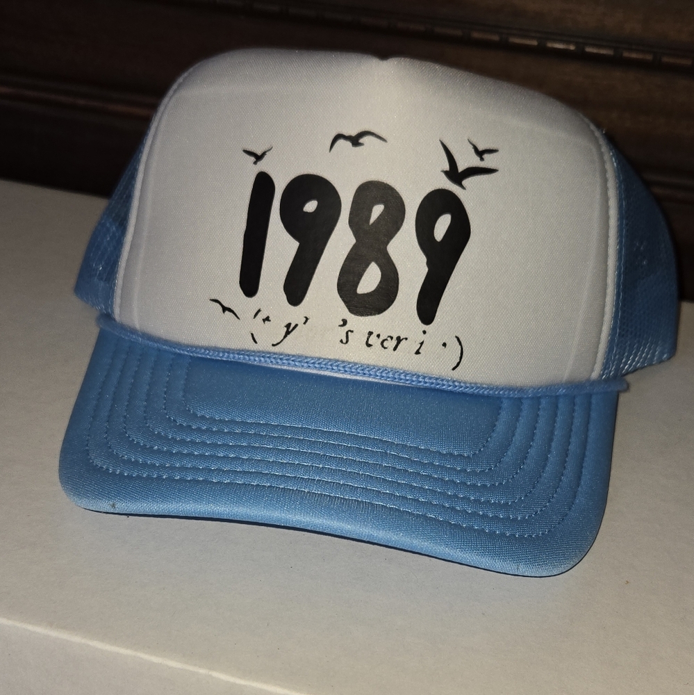 1989 Taylor Swift Blue and White Trucker Hat - Picture 4 of 6
